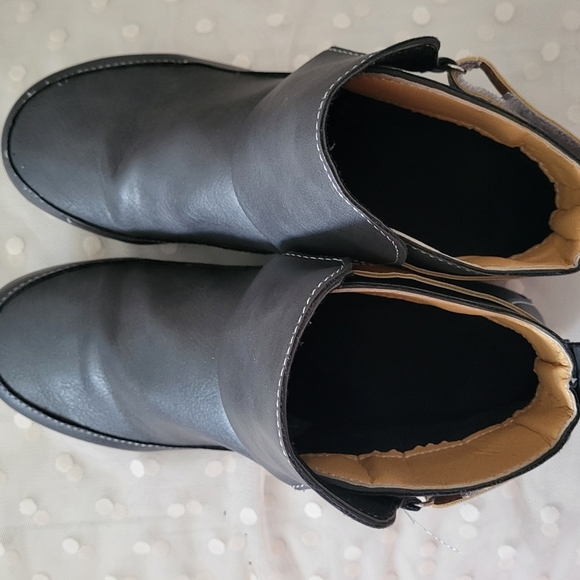 Very light boot! - Picture 3 of 8